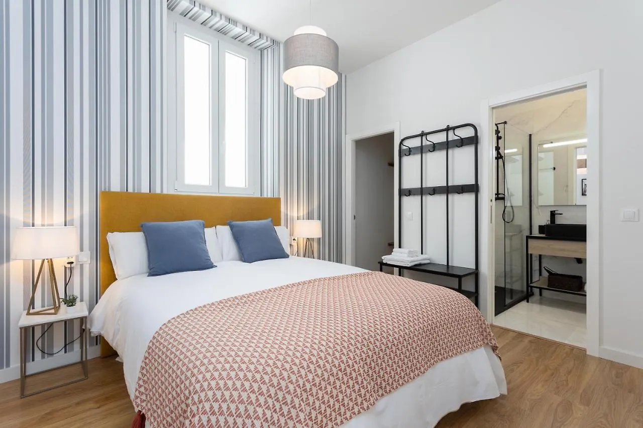 Pleasant Apartment In Malaga Center 2º